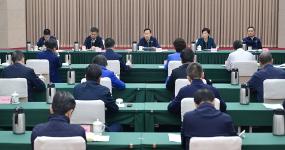 省委常委会召开（扩大）会议 专题传达学习党的二十届四中全会精神 切实把思想和行动统一到四中全会精神上来 自觉在对标对表中谋划推动四川“十五五”发展