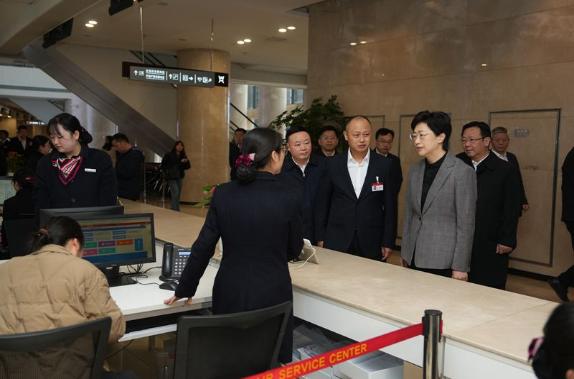 施小琳专题调研推进数字政府建设和“高效办成一件事”工作 推动科技赋能数据共享流程再造 持续提升企业和群众满意度获得感