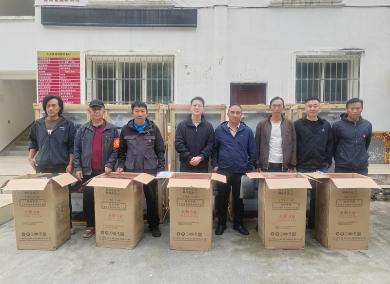 挖金村开展电蒸饭机、开水器捐赠活动