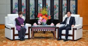 王晓晖会见中国国民党前主席洪秀柱